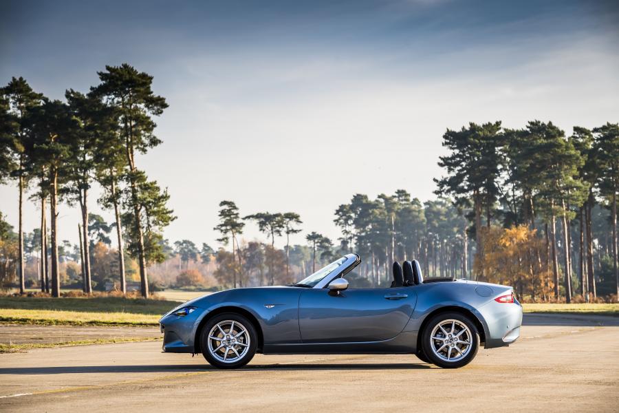  Mazda MX-5 Arctic 2017 года  (UK) (фото 32 из 53)